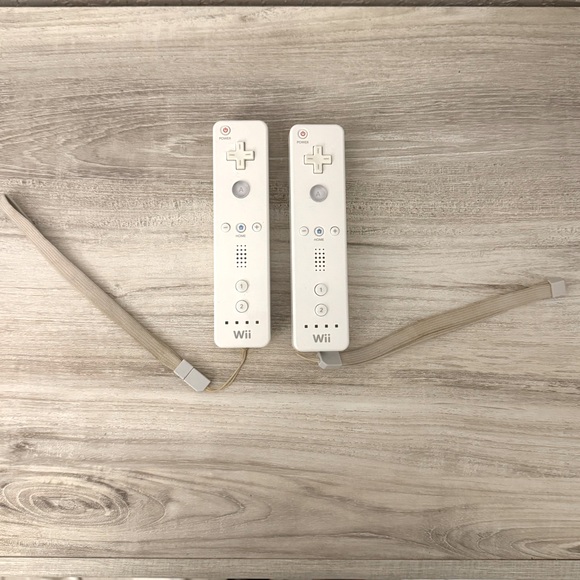 White 2006 Nintendo Wii Console Set - Picture 8 of 8